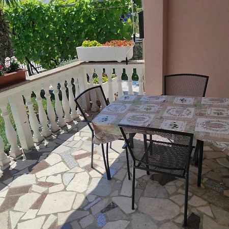 Apartmani Vesna Кърк Екстериор снимка