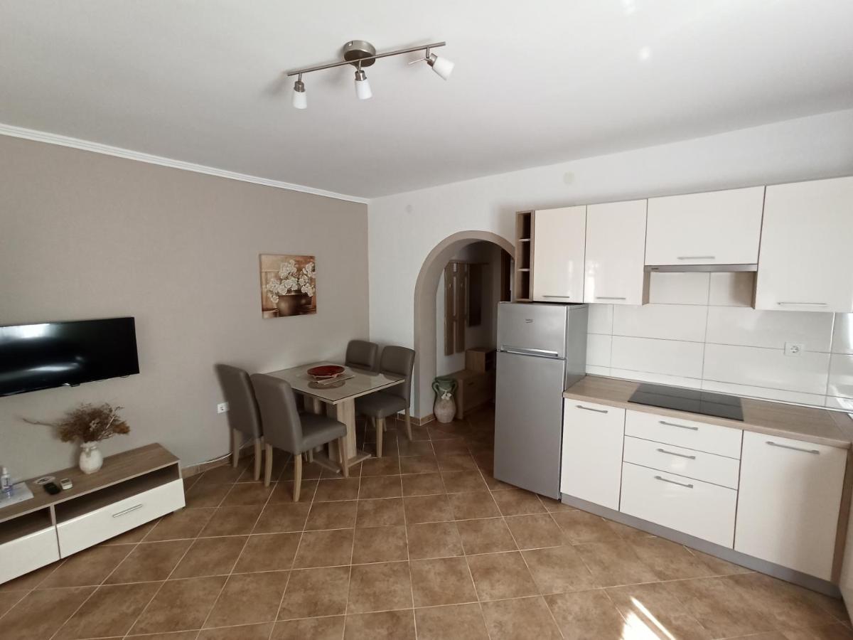 Apartmani Vesna Кърк Екстериор снимка