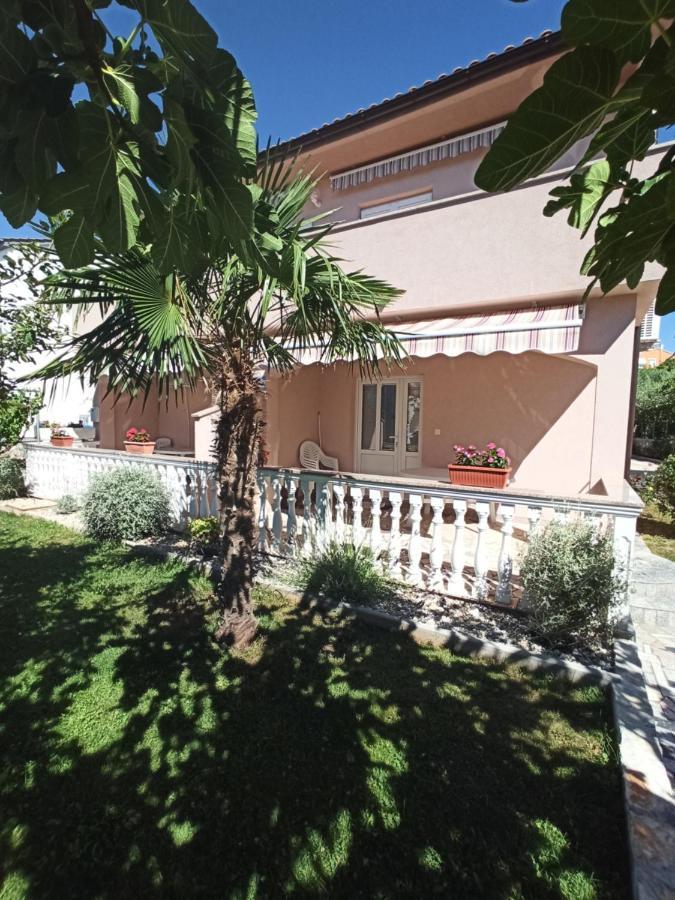 Apartmani Vesna Кърк Екстериор снимка