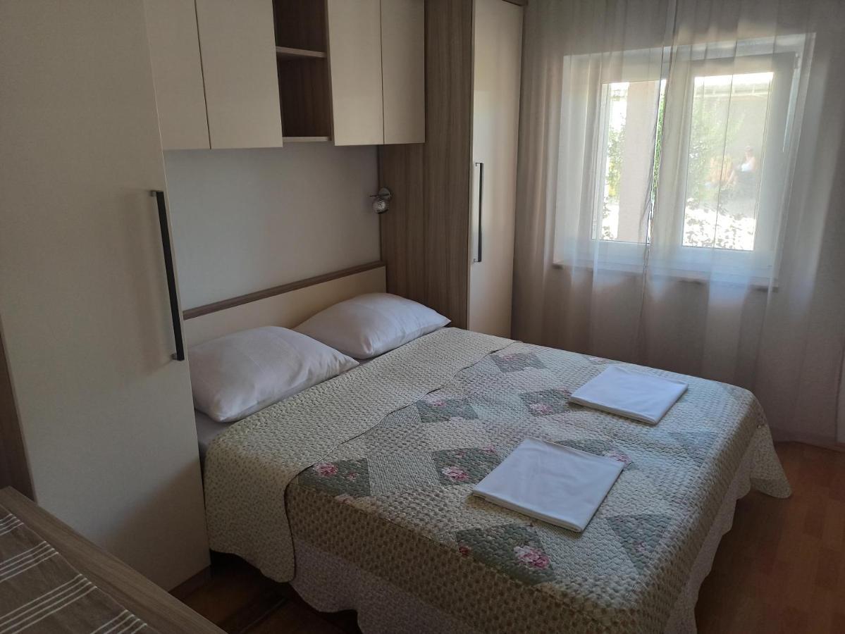Apartmani Vesna Кърк Екстериор снимка