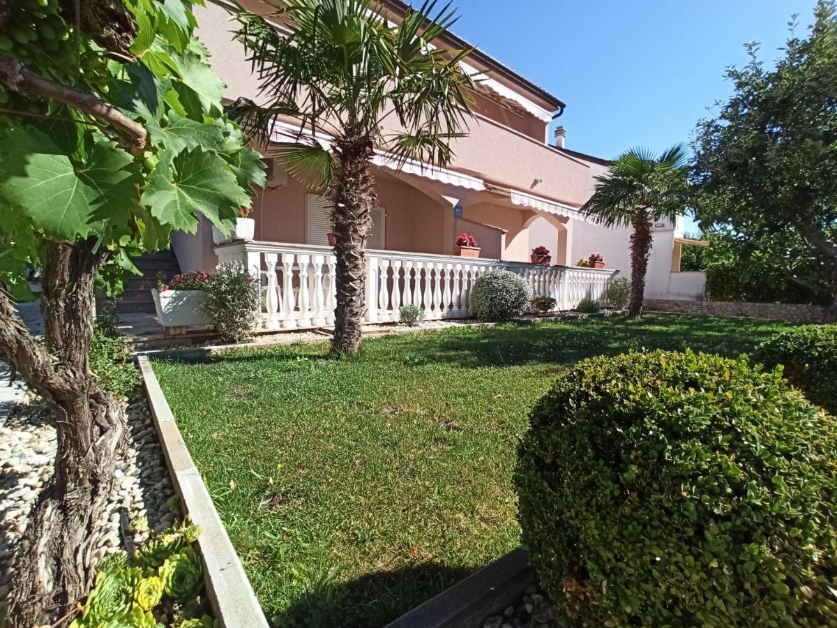 Apartmani Vesna Кърк Екстериор снимка