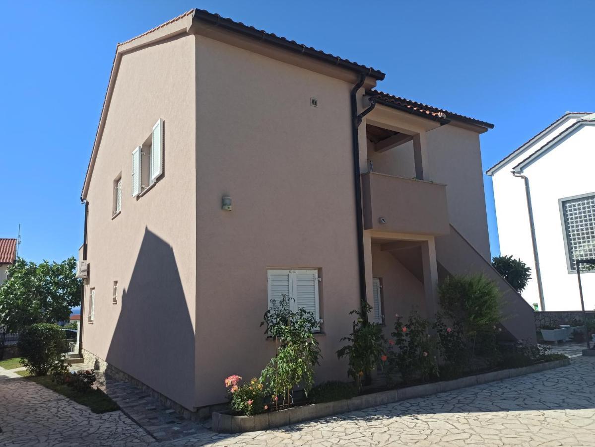 Apartmani Vesna Кърк Екстериор снимка