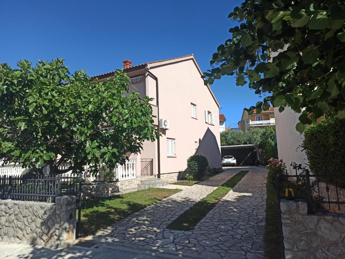 Apartmani Vesna Кърк Екстериор снимка