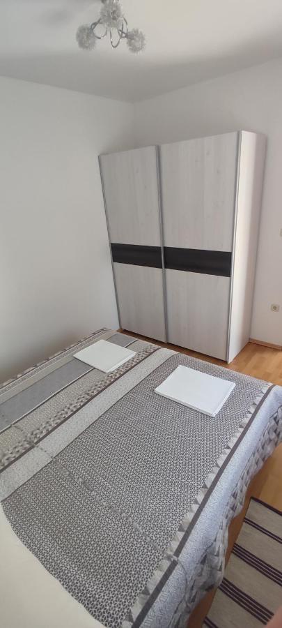 Apartmani Vesna Кърк Екстериор снимка