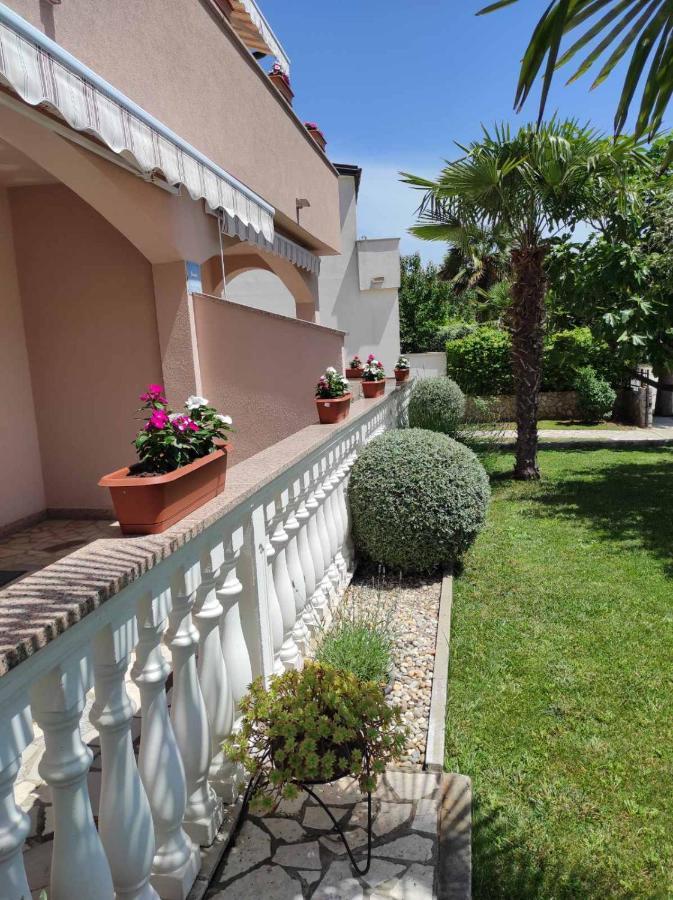 Apartmani Vesna Кърк Екстериор снимка