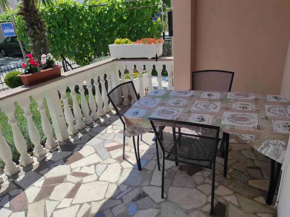 Apartmani Vesna Кърк Екстериор снимка